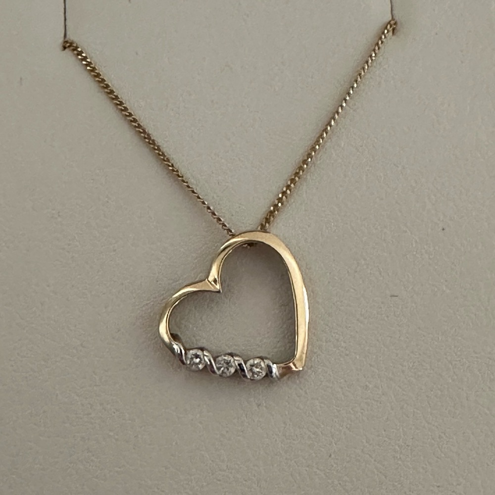 10k gold diamond dainty heart necklace